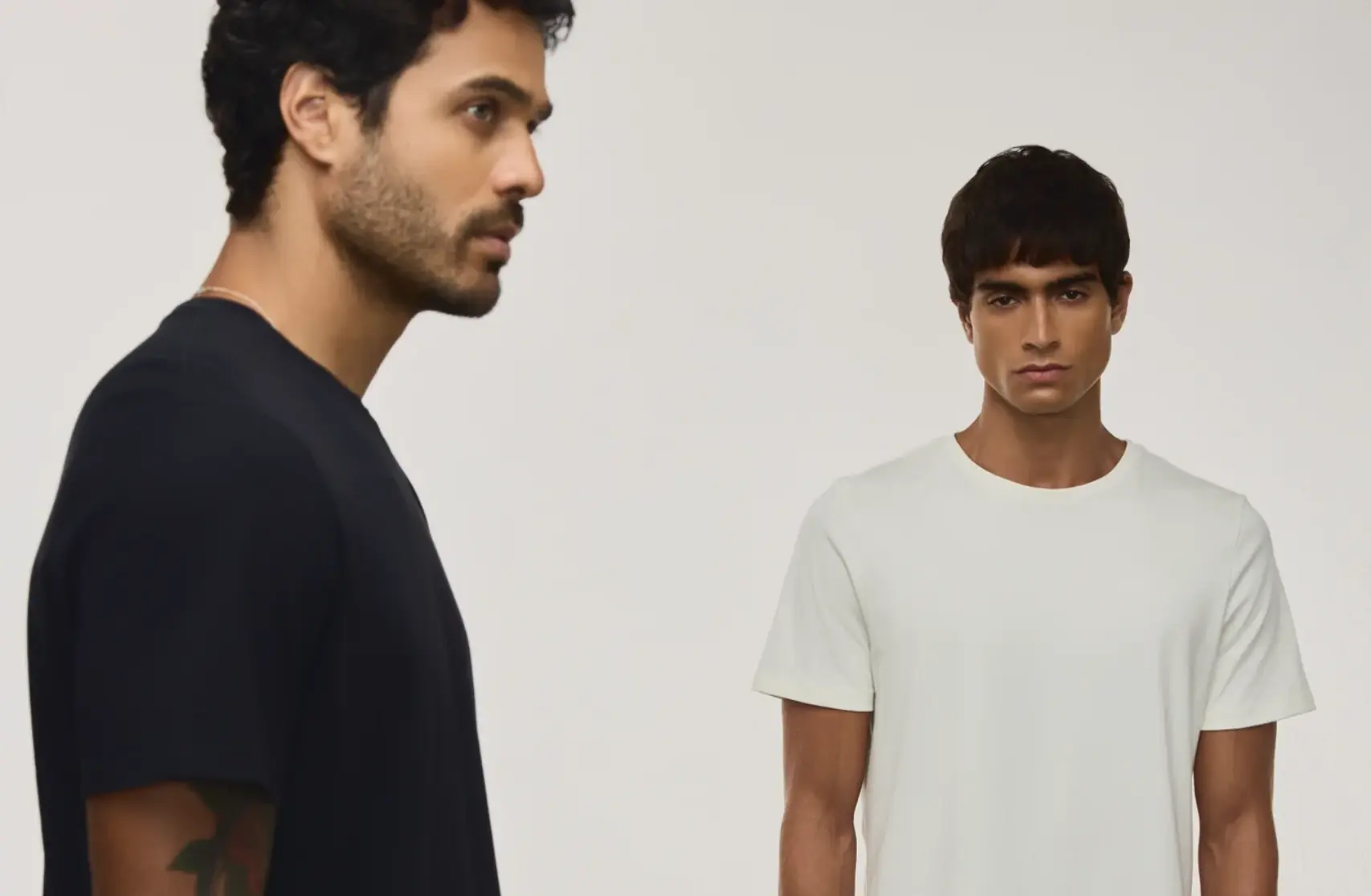 Peças essenciais para um look casual masculino