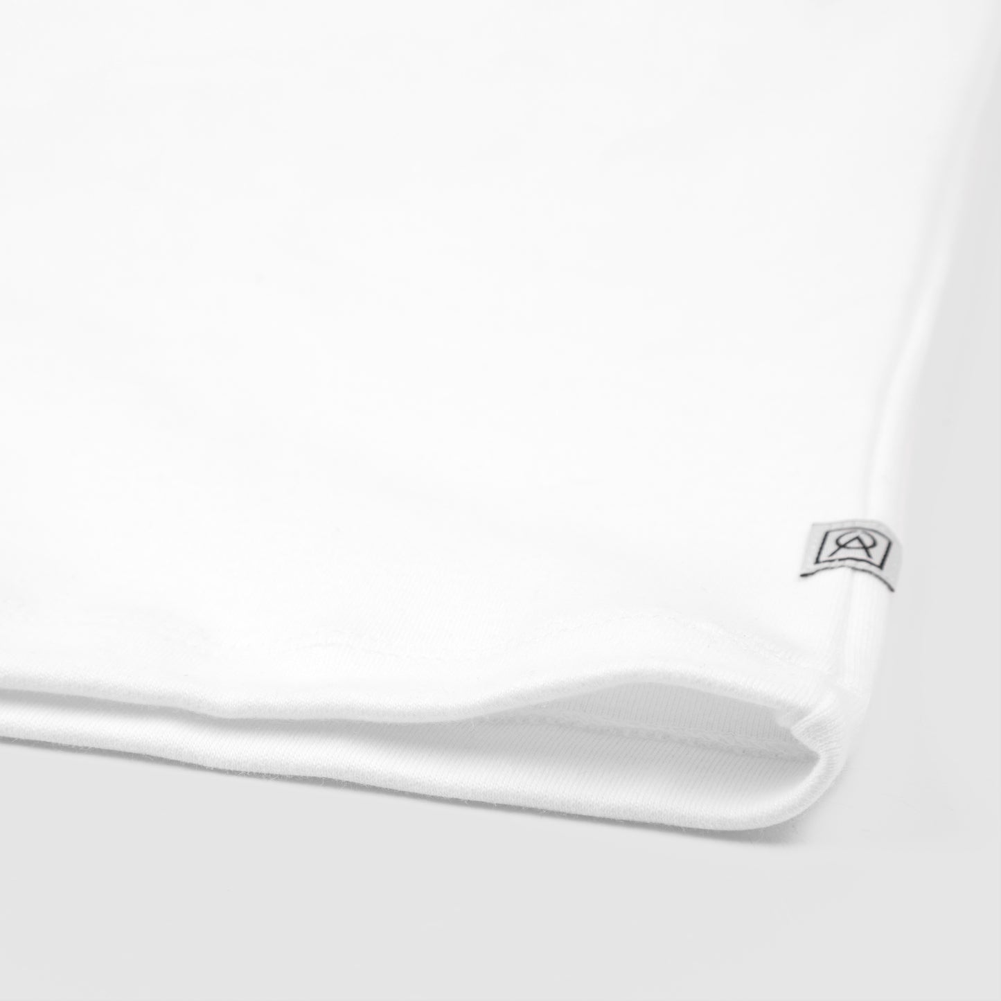 ORIBA | Camiseta Malha Dupla Gola C Manga Longa Branca Detalhe 2