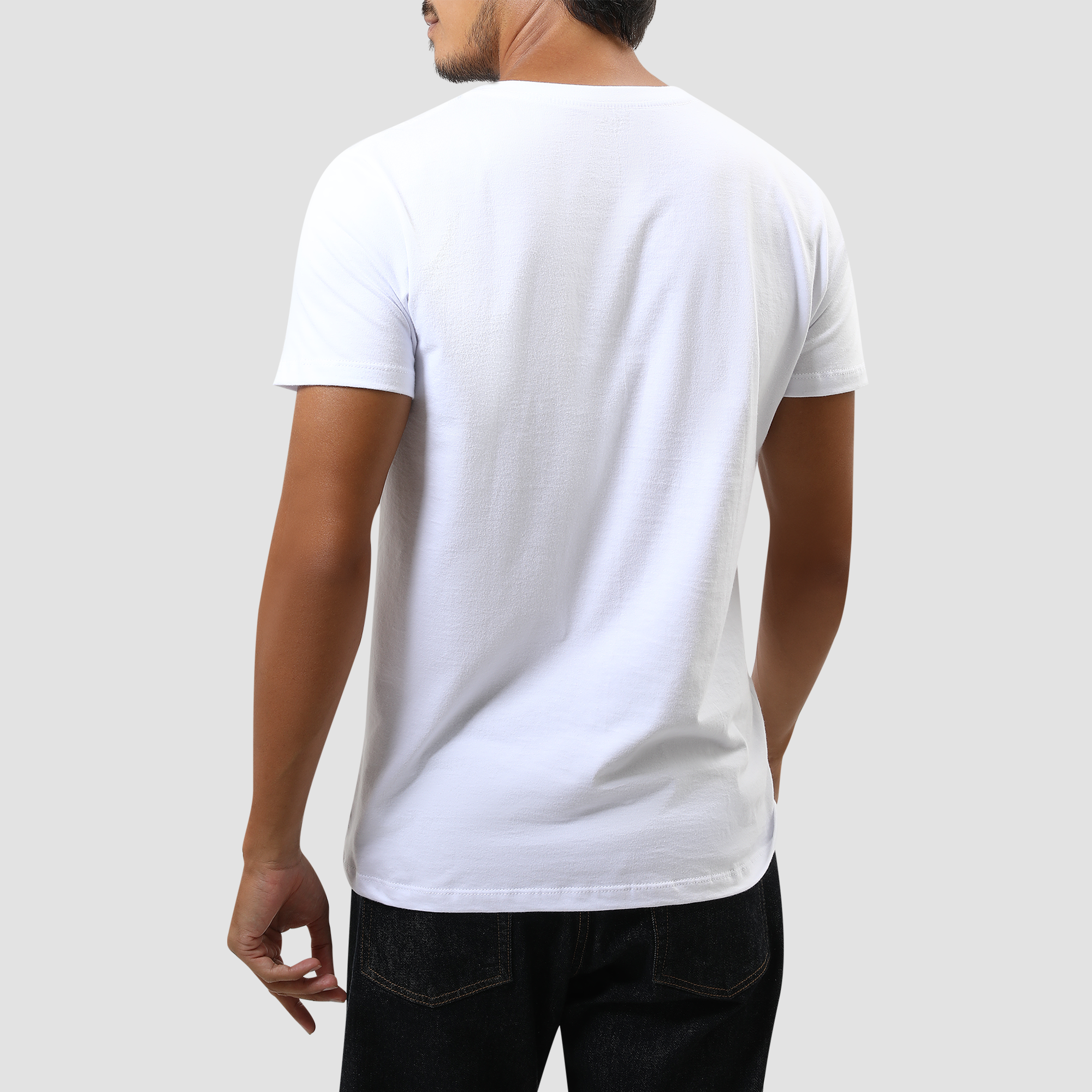 Camiseta Essencial de Algodão Orgânico Gola V Branca